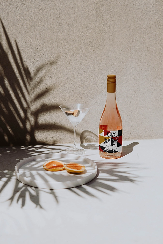 Elegant Champange Bottle Mockup copia